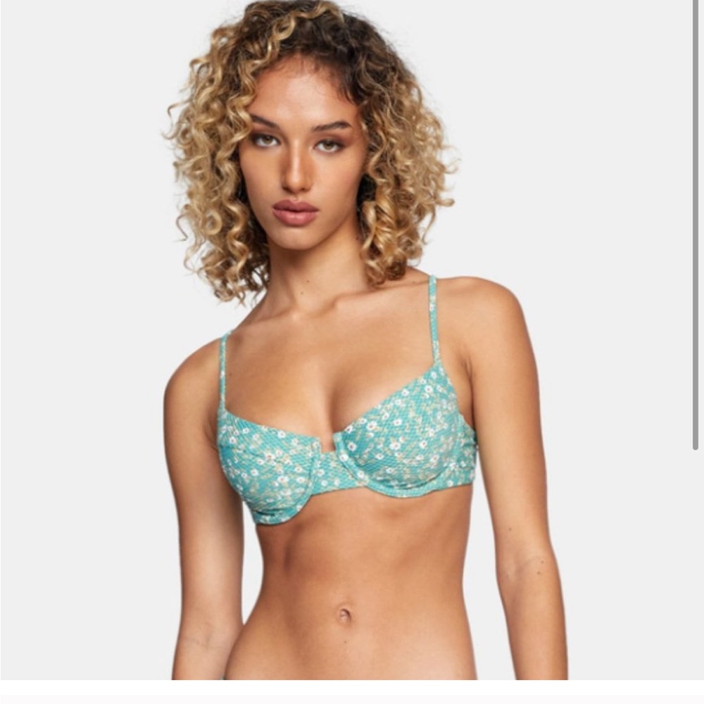 RVCA light Green Floral Underwire Bra Swim Top